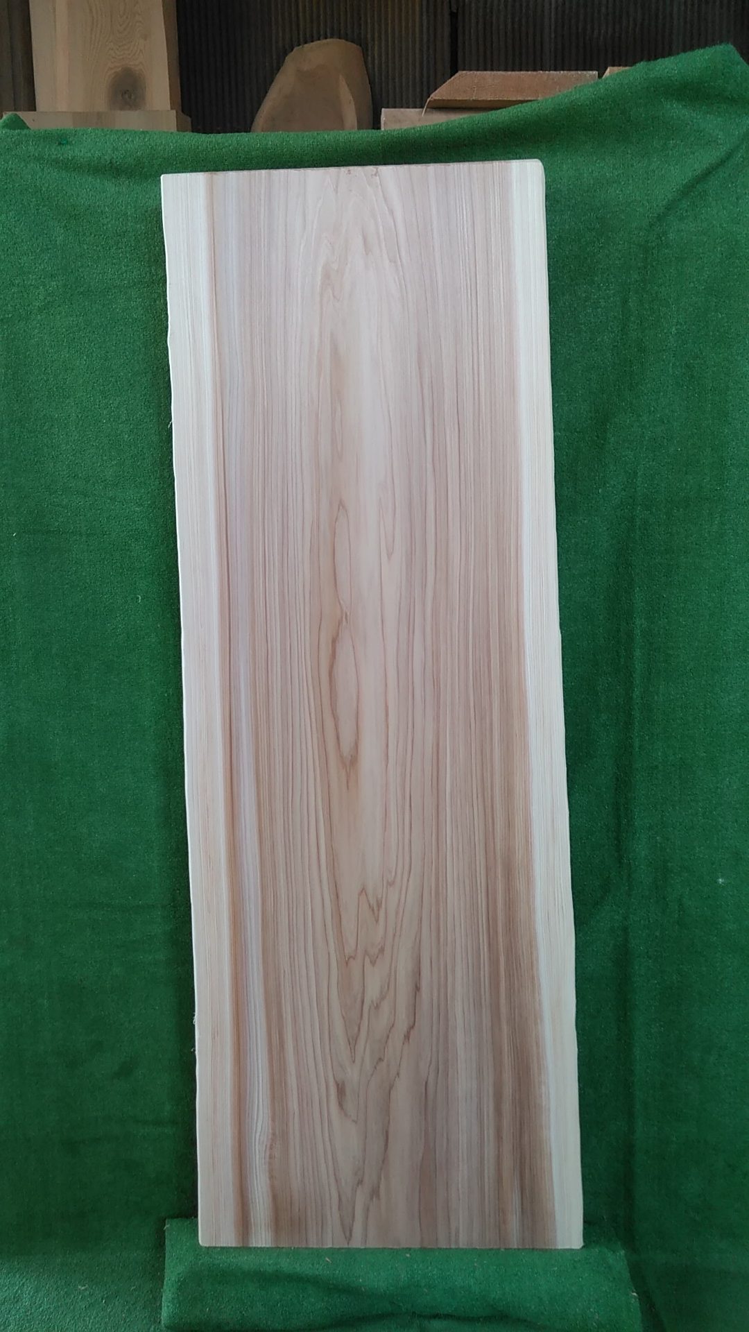 秋田杉一枚板 | 天然木のオーダー家具専門店 小林銘木製材
