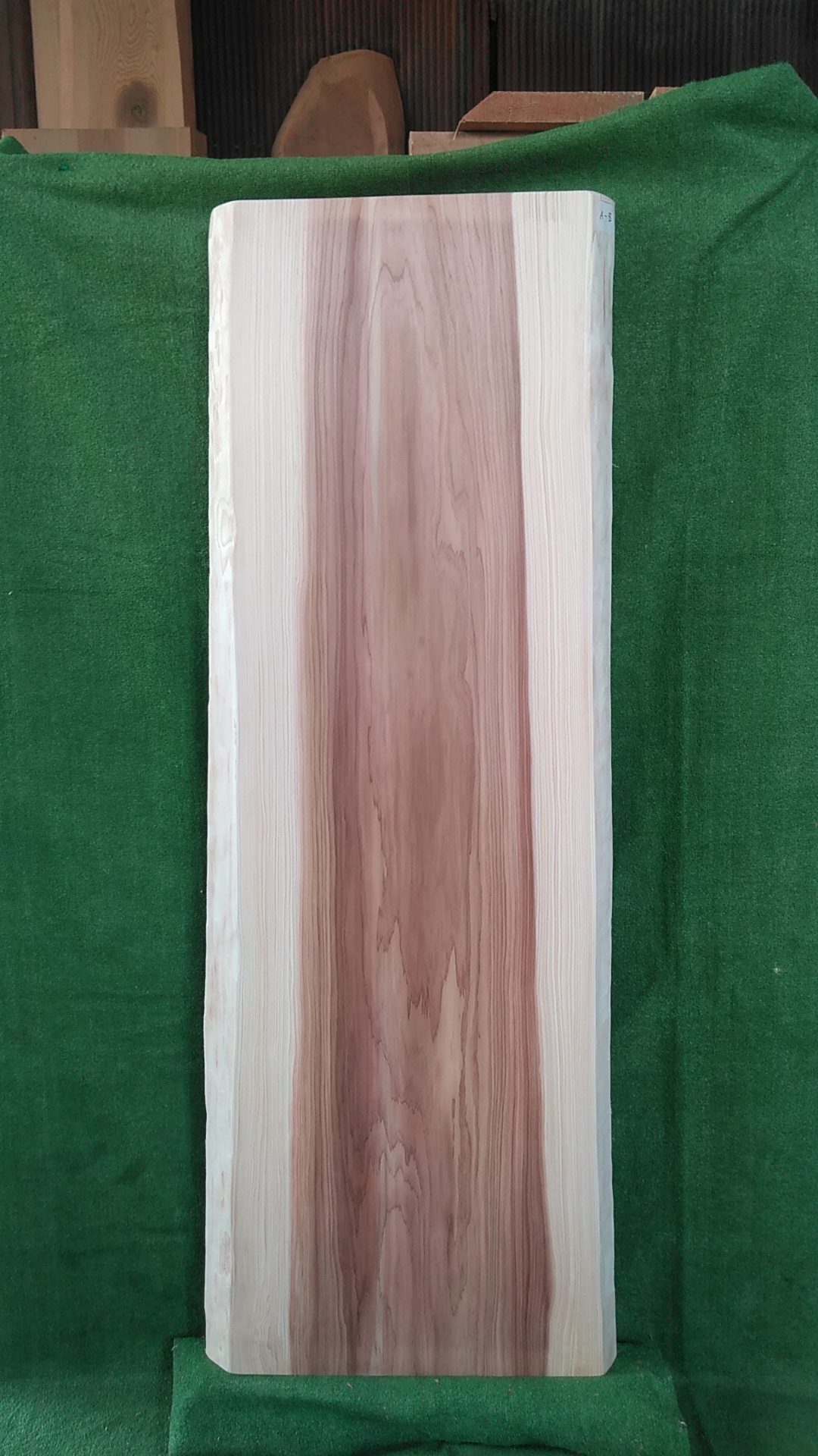 秋田杉一枚板   天然木のオーダー家具専門店 小林銘木製材